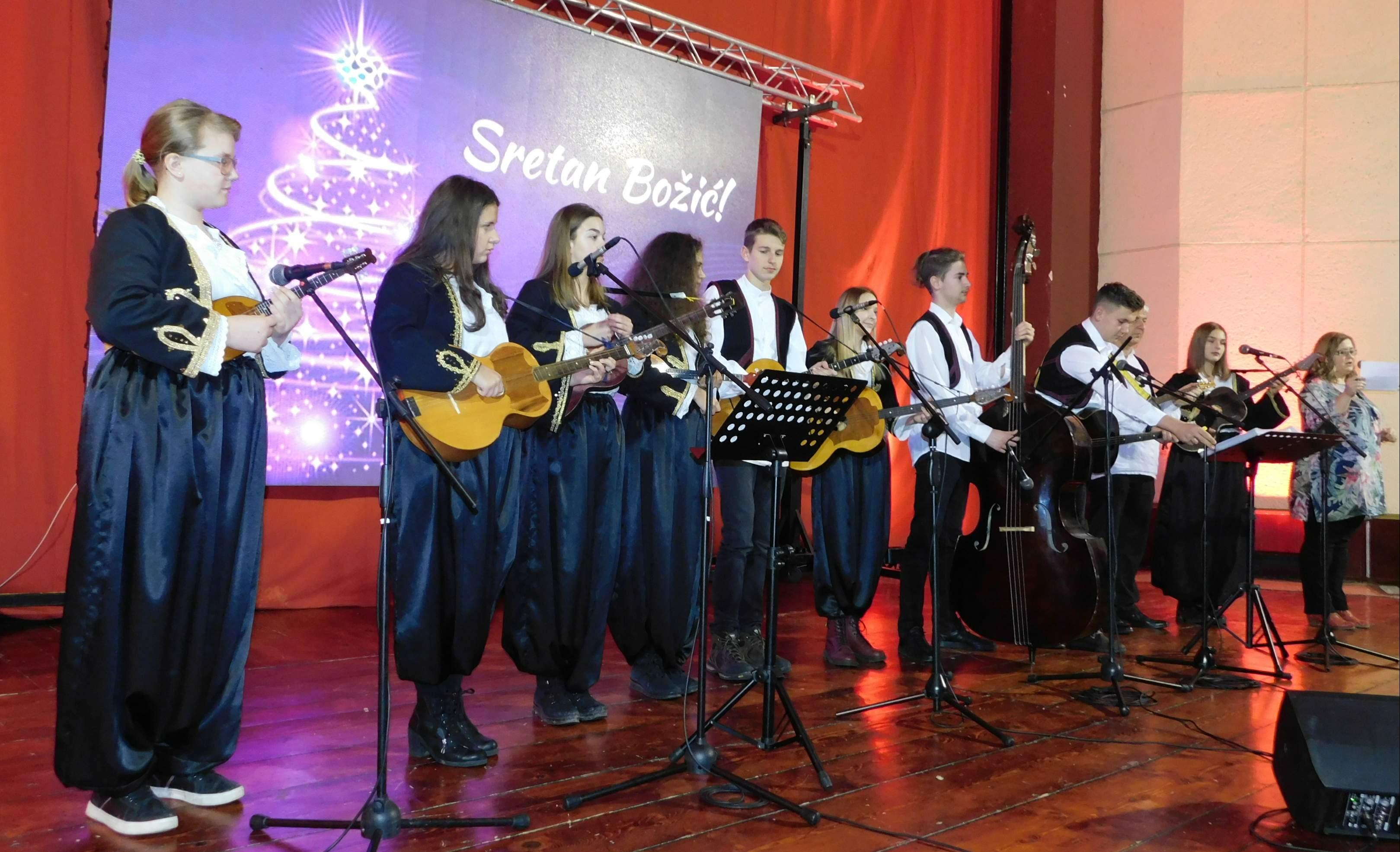 U Vogošći održan tradicionalni Božićni koncert - Avaz