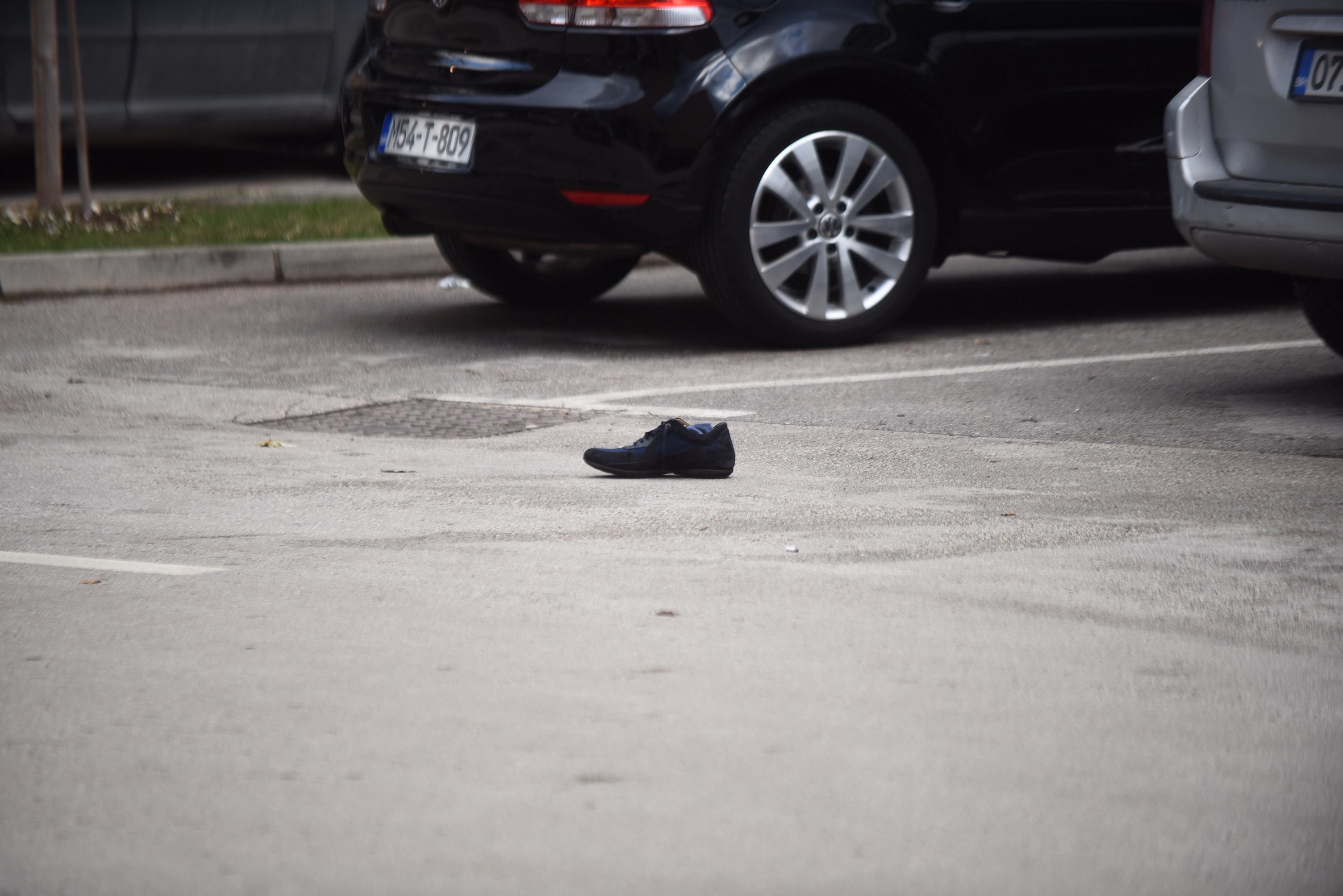 Ostala cipela na asfaltu - Avaz