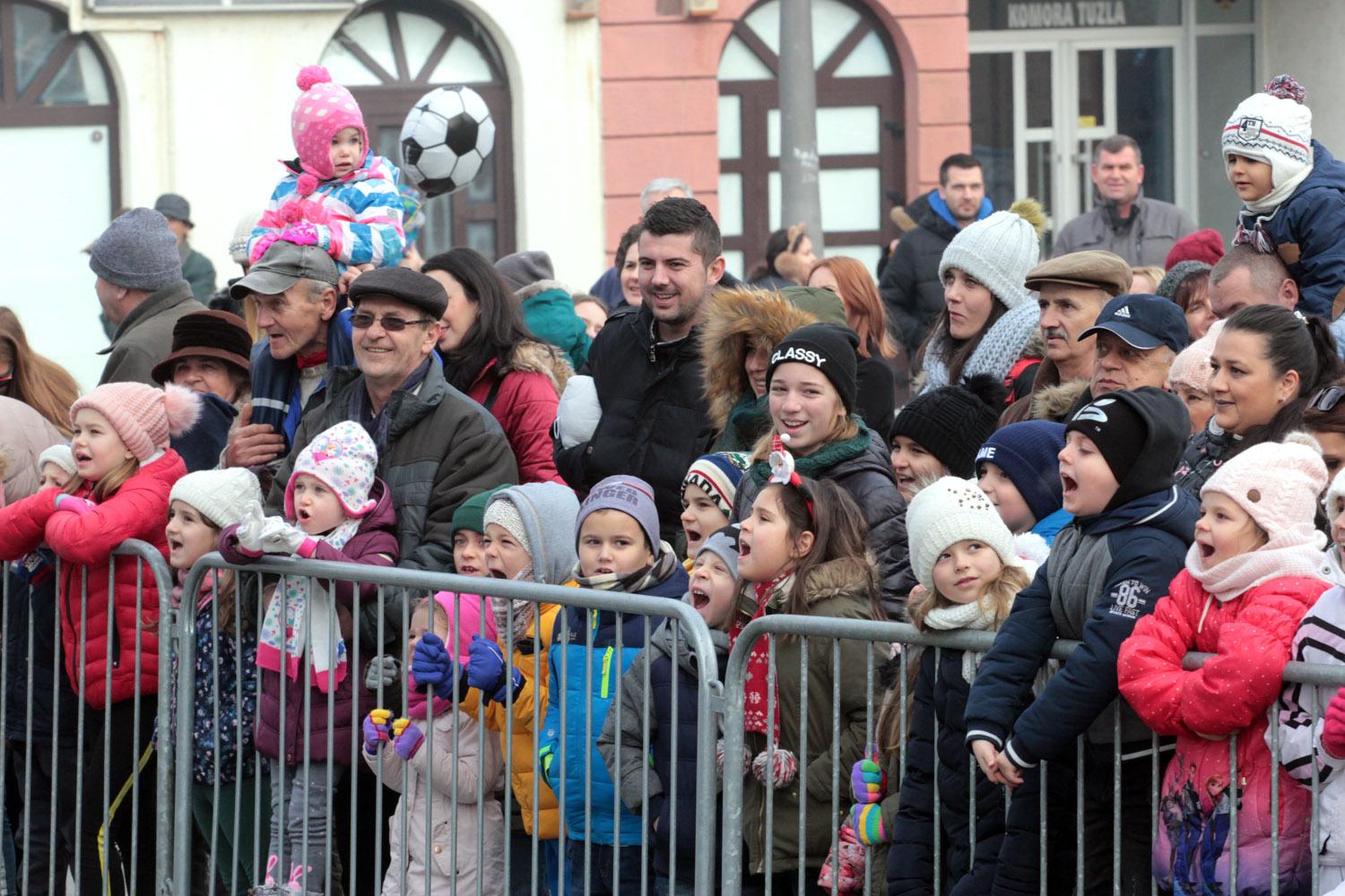 Dječija nova godina u Tuzli - Avaz