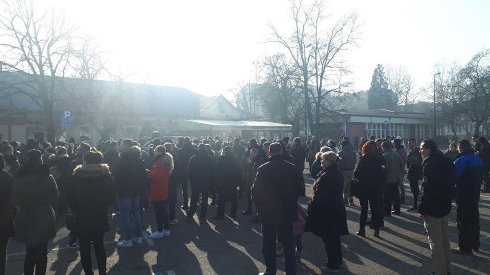 Okupilo se nekoliko stotina građana - Avaz