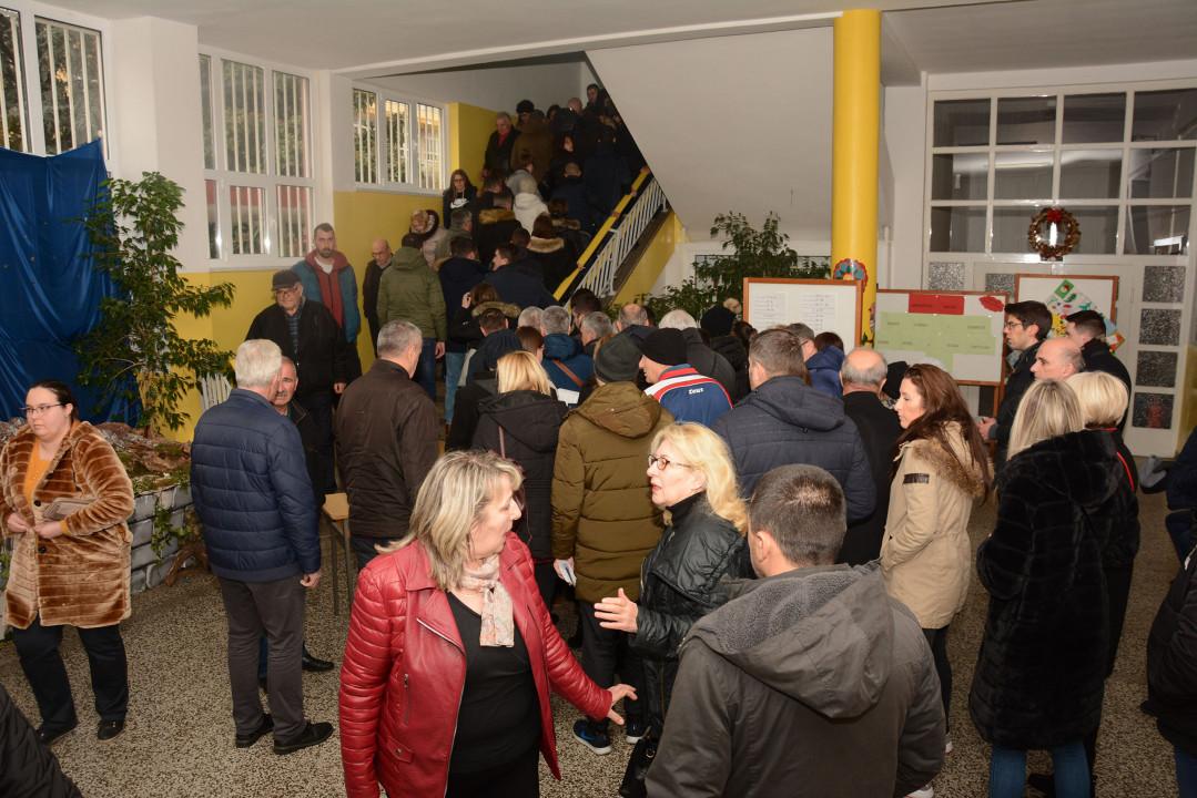 Jedno od biračkih mjesta u Mostaru - Avaz
