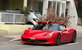 Hit video: Prošle godine po badnjake išao Ferrarijem, ovaj put je prevazišao sebe