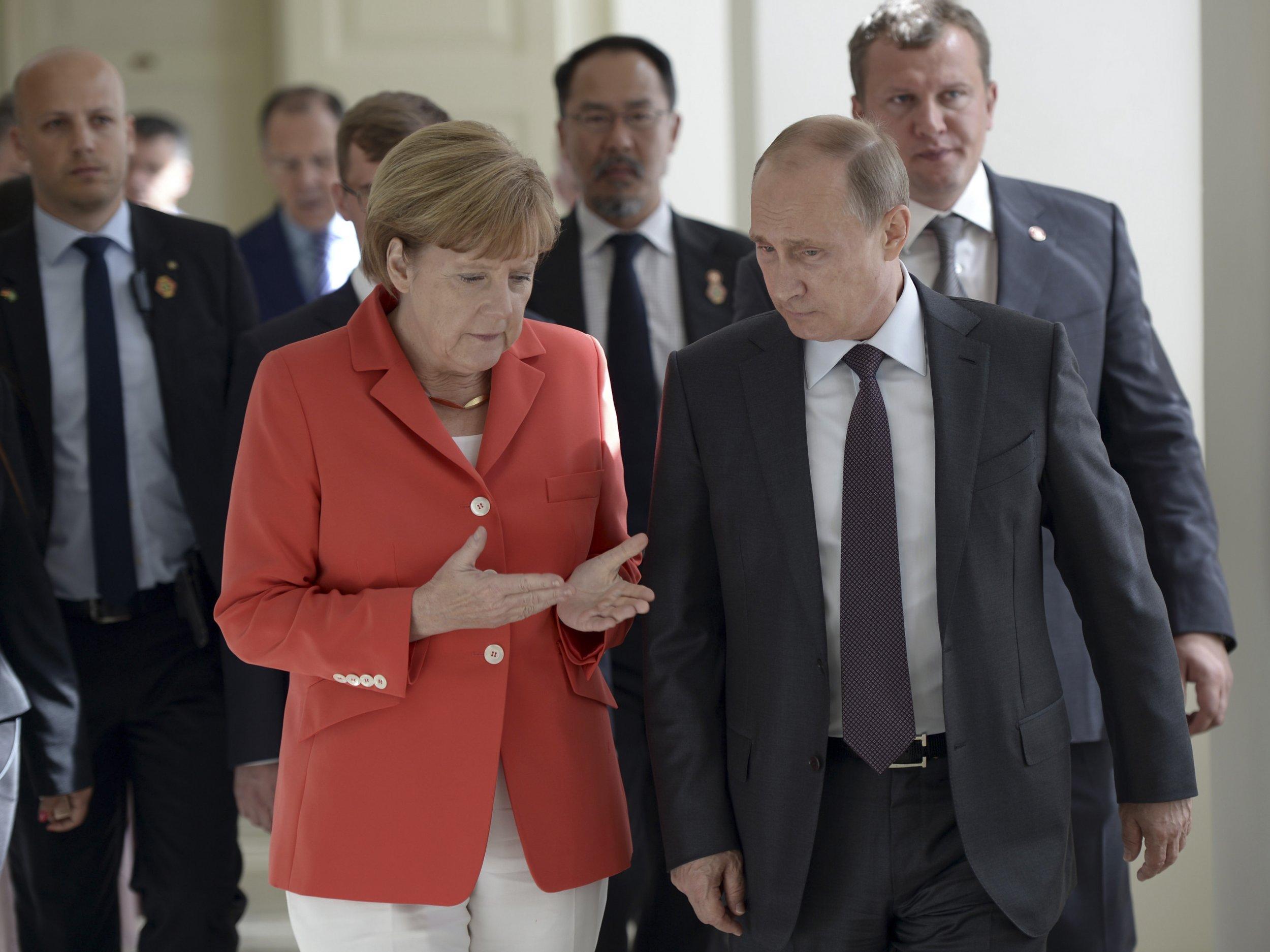 Putin i Merkel: Razgovarat će i o situaciji u Libiji - Avaz
