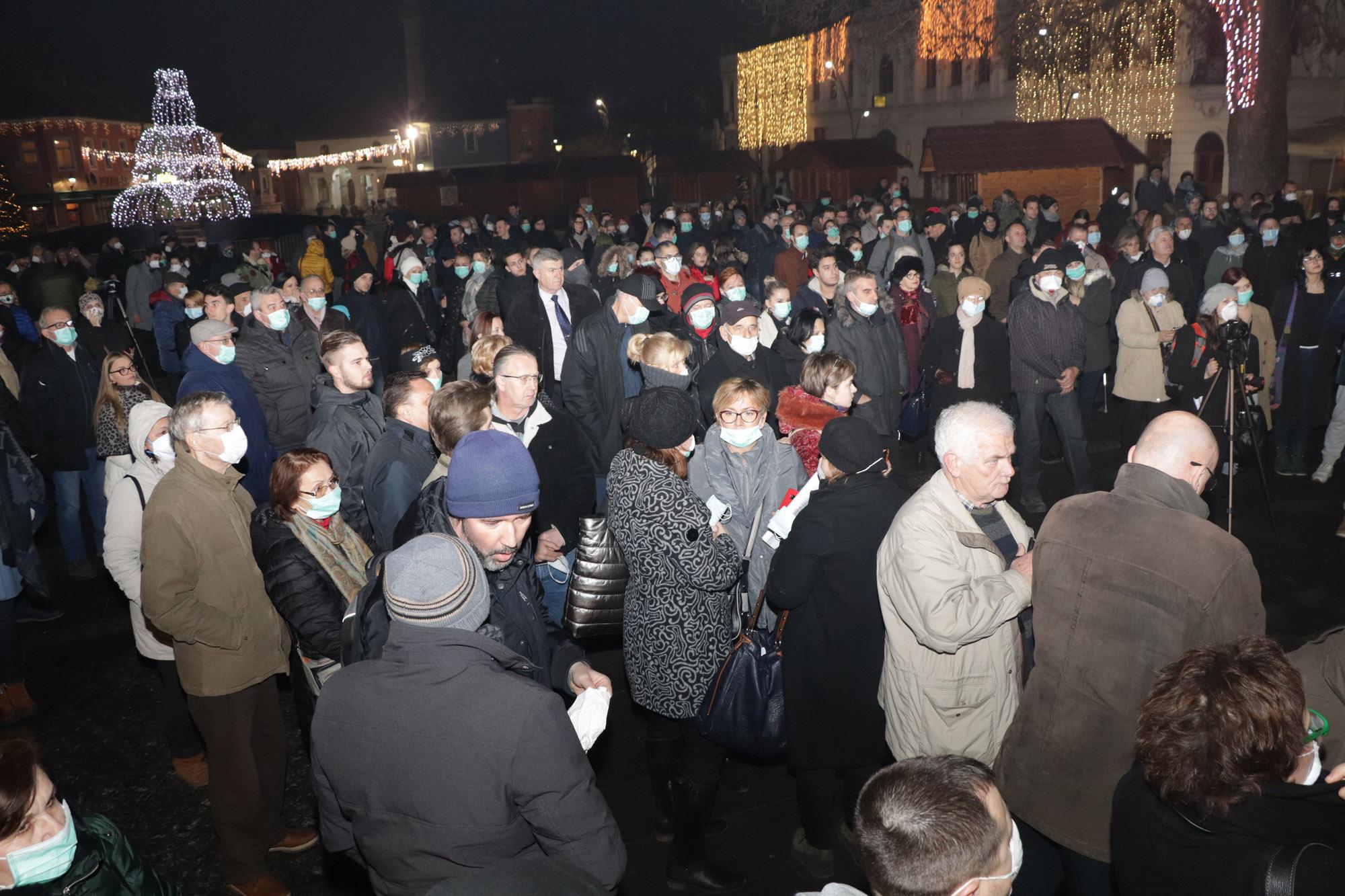 Okupljanje građana Tuzle - Avaz