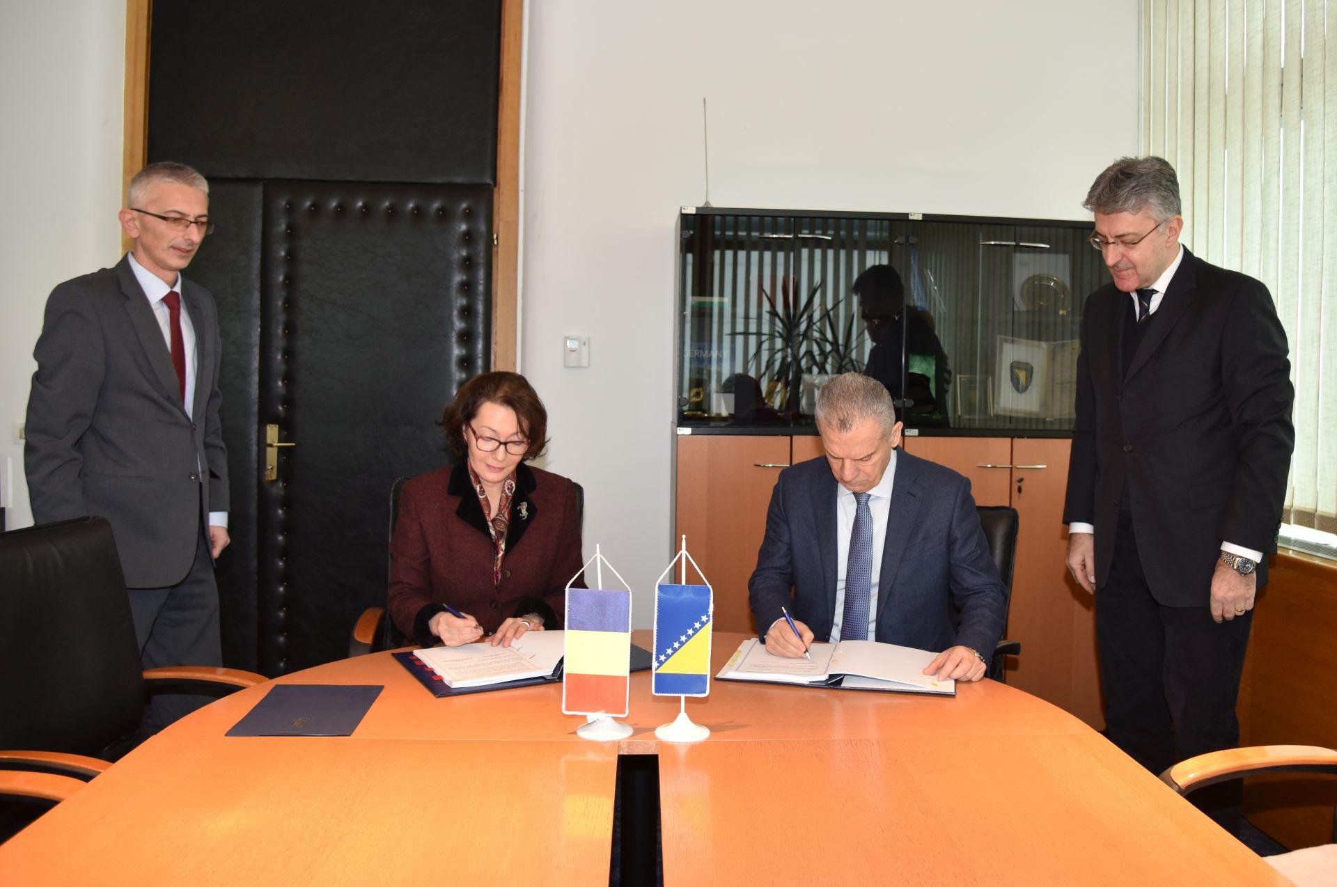 Radončić i ambasadorica Rumunije Konstantinesku potpisali Sporazum o zaštiti tajnih podataka