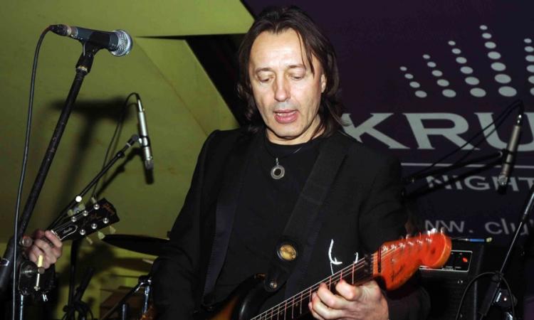 Zele Lipovača prvi put postao otac u 62. godini, tada počeo raditi i slavljenički album