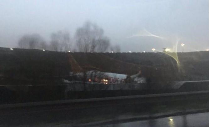 Avion se prepolovio prilikom izlijetanja s piste - Avaz