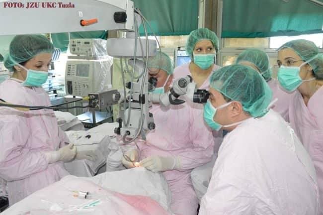 Dr. Anis Međedović i njegov tim uradili 40. transplantaciju rožnjače: Ruke koje vraćaju vid