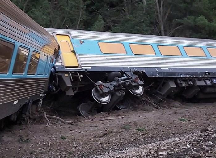 Nesreća na liniji Sidnej - Melburn - Avaz