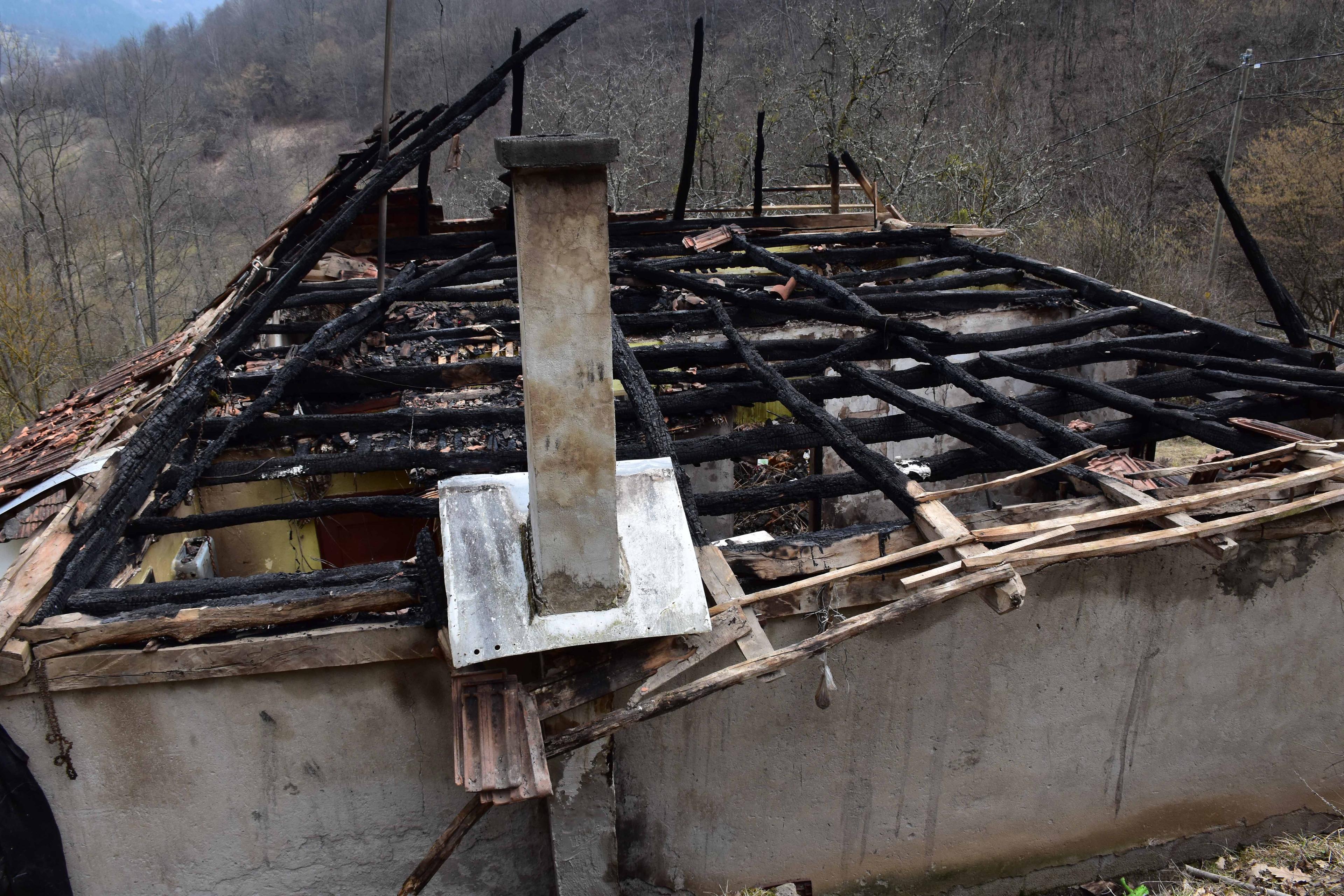 Izgorjela kuća porodice Tanjo - Avaz