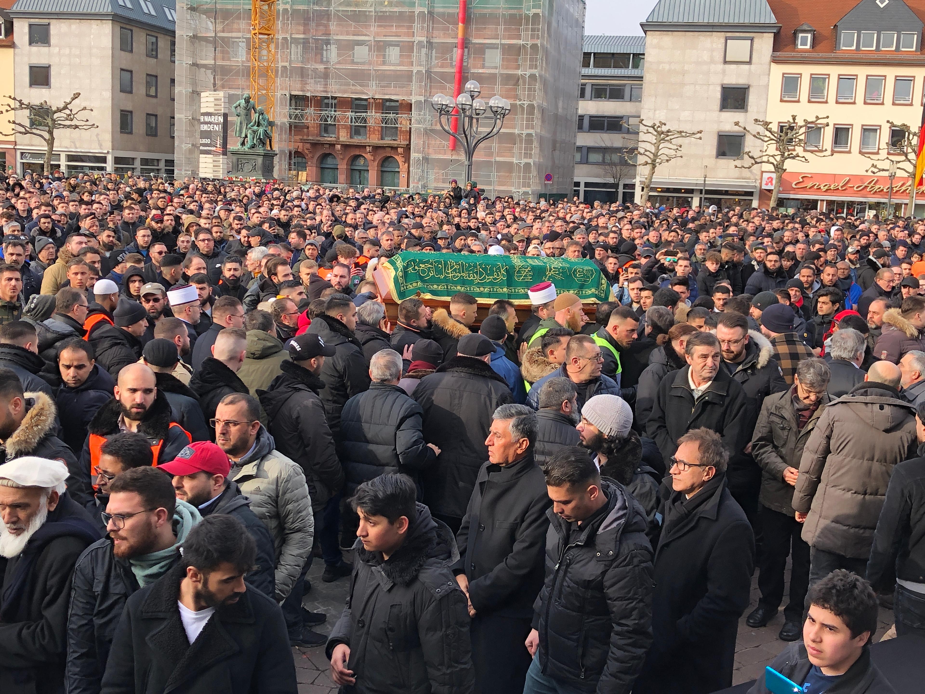 Suze i jecaji na oproštaju od Kurtovića, koji je ubijen u krvavom pohodu u Hanauu