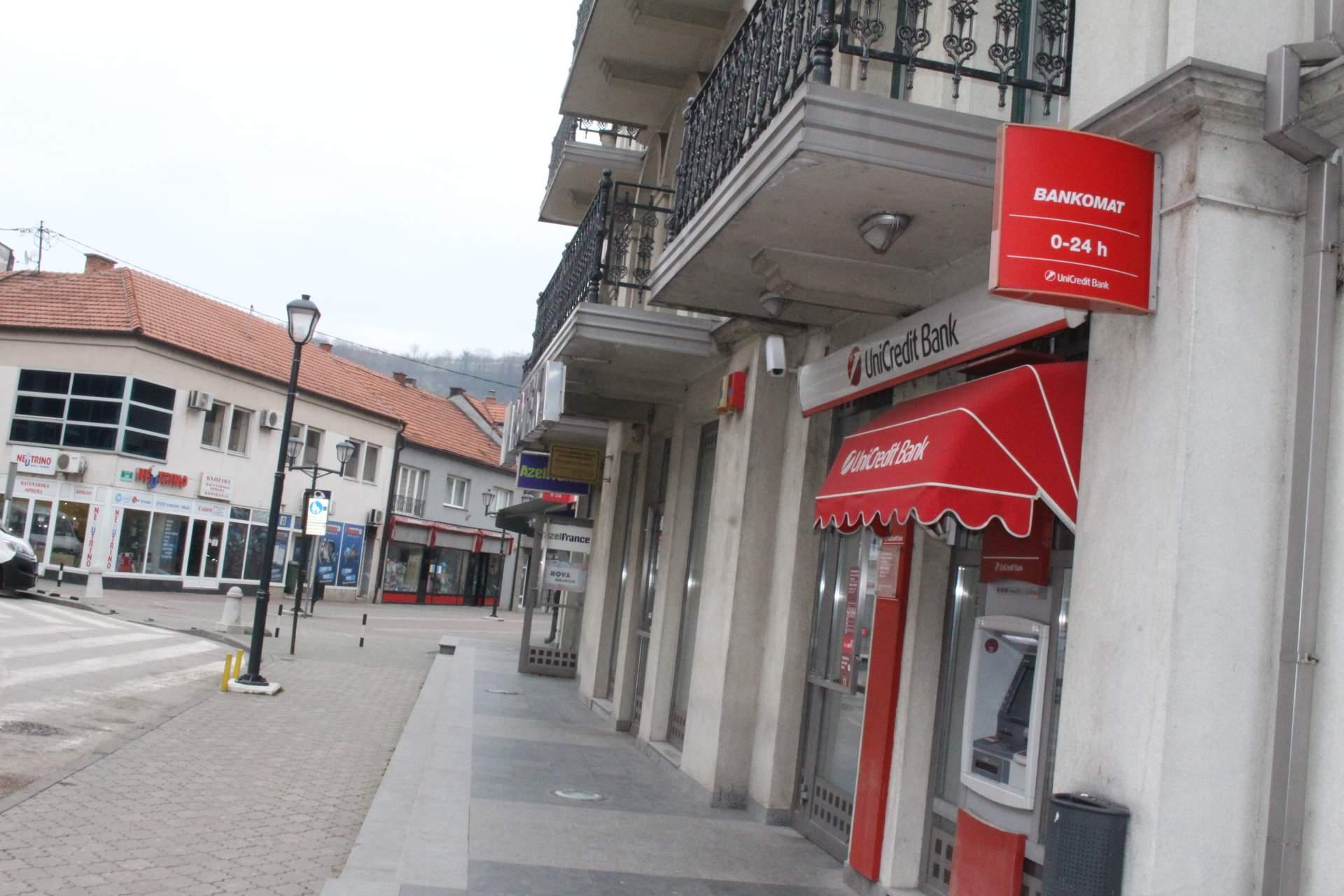 Bankomat u centru Gračanice - Avaz