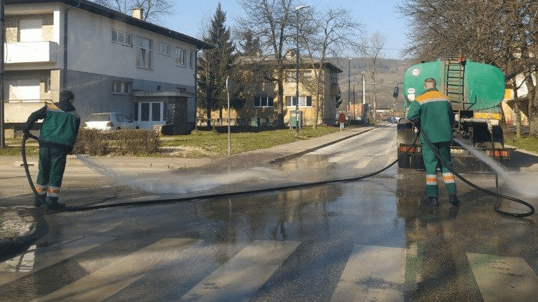 Čiste se i peru ulice i trotoari na području Kantona Sarajevo