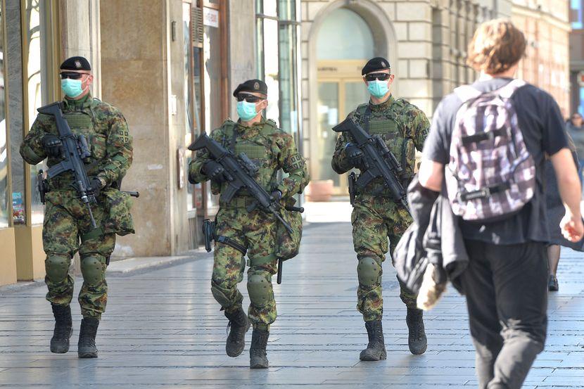 Vojska na ulicama u Srbiji - Avaz