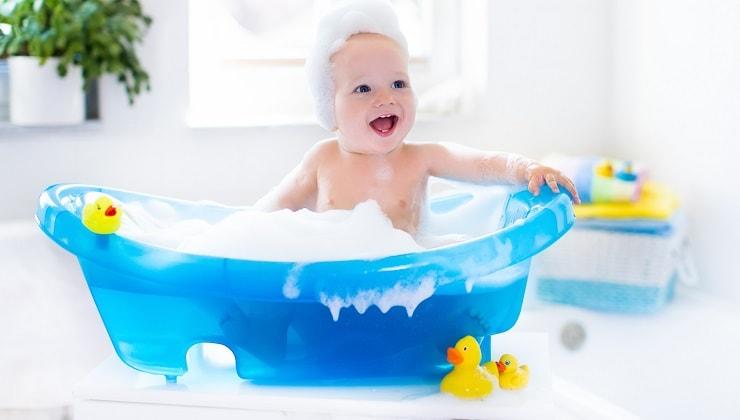 Kada bebu kupate, izbjegavajte pjenušave kupke - Avaz