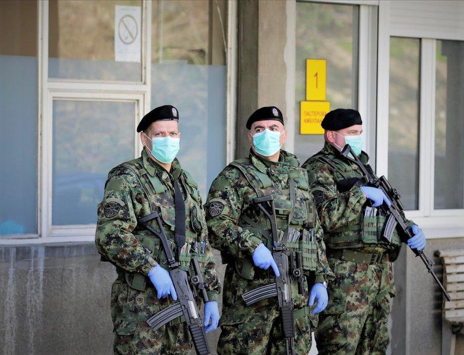 Vojska čuva bolnice - Avaz