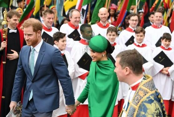 Princ Čarls razgovarao o dijagnozi sa sinovima, Megan zabranila Hariju da putuje u London