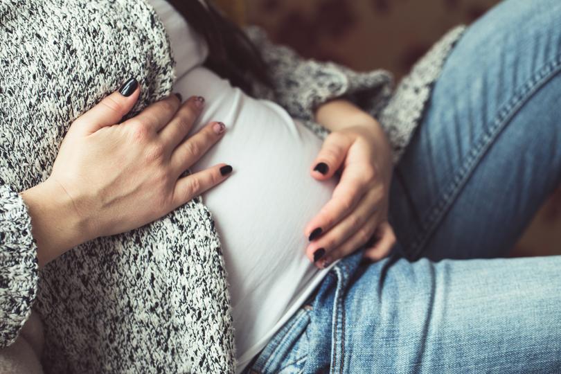 Prenos koronavirusa u trudnoći je rijedak, ali moguć