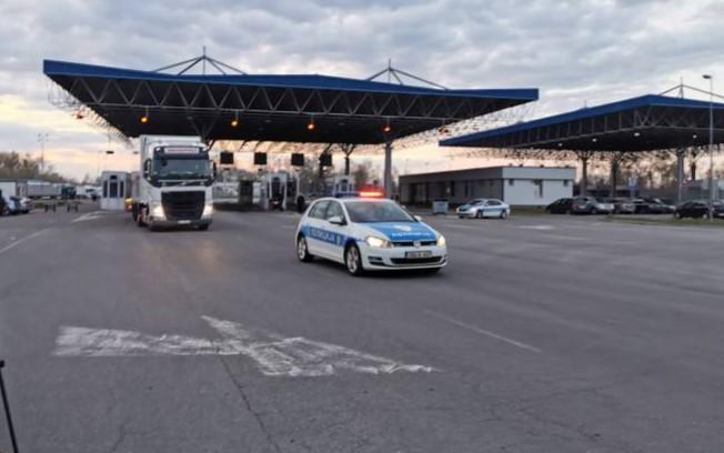 Kamion pomoći iz Srbije - Avaz