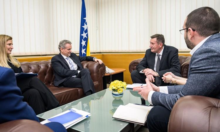Mitrović razgovarao sa Satlerom: Omogućiti protok robe preko Hrvatske
