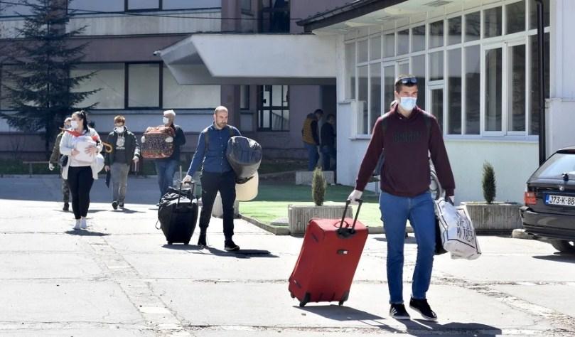 Studenti napuštaju Dom u Nedžarićima