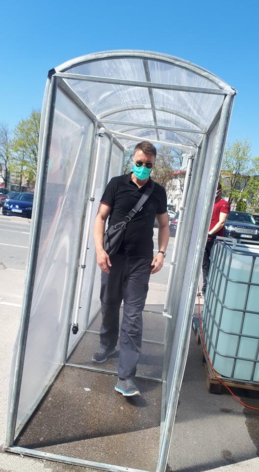 Ispred Doma zdravlja Ilidža postavljen tunel za dezinfekciju