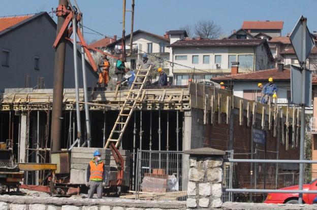 Građevinari na gradilištima uz preventivne mjere - Avaz