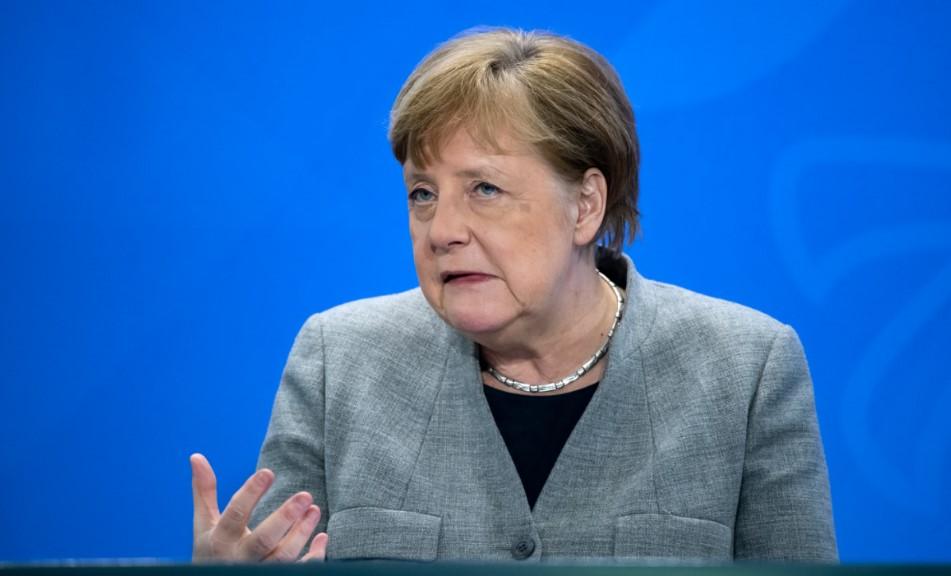 Merkel: Maske treba nositi u javnom prijevozu i u trgovinama - Avaz