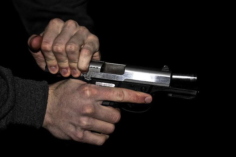 Zaštitar izgubio život zbog nestručnog rukovanja pištoljem