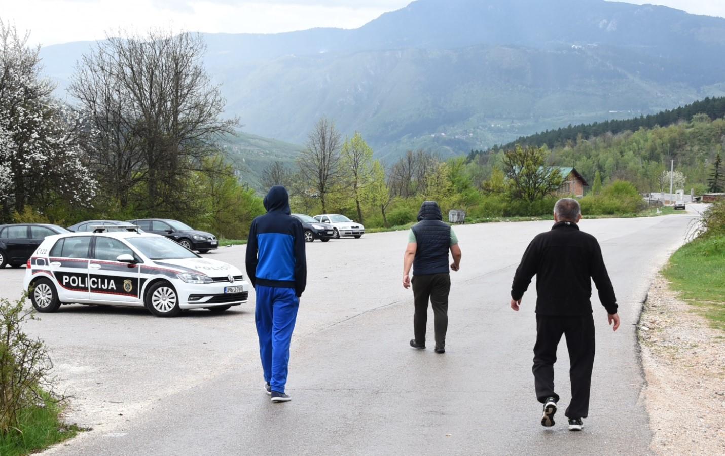 Pojačano prisustvo policije na sarajevskim izletištima, mali broj građana na otvorenom