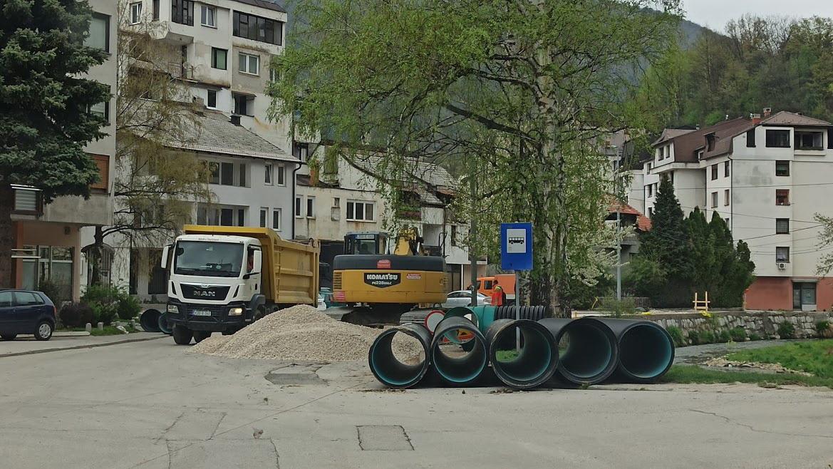 U toku i rekonstrukcija ulice - Avaz
