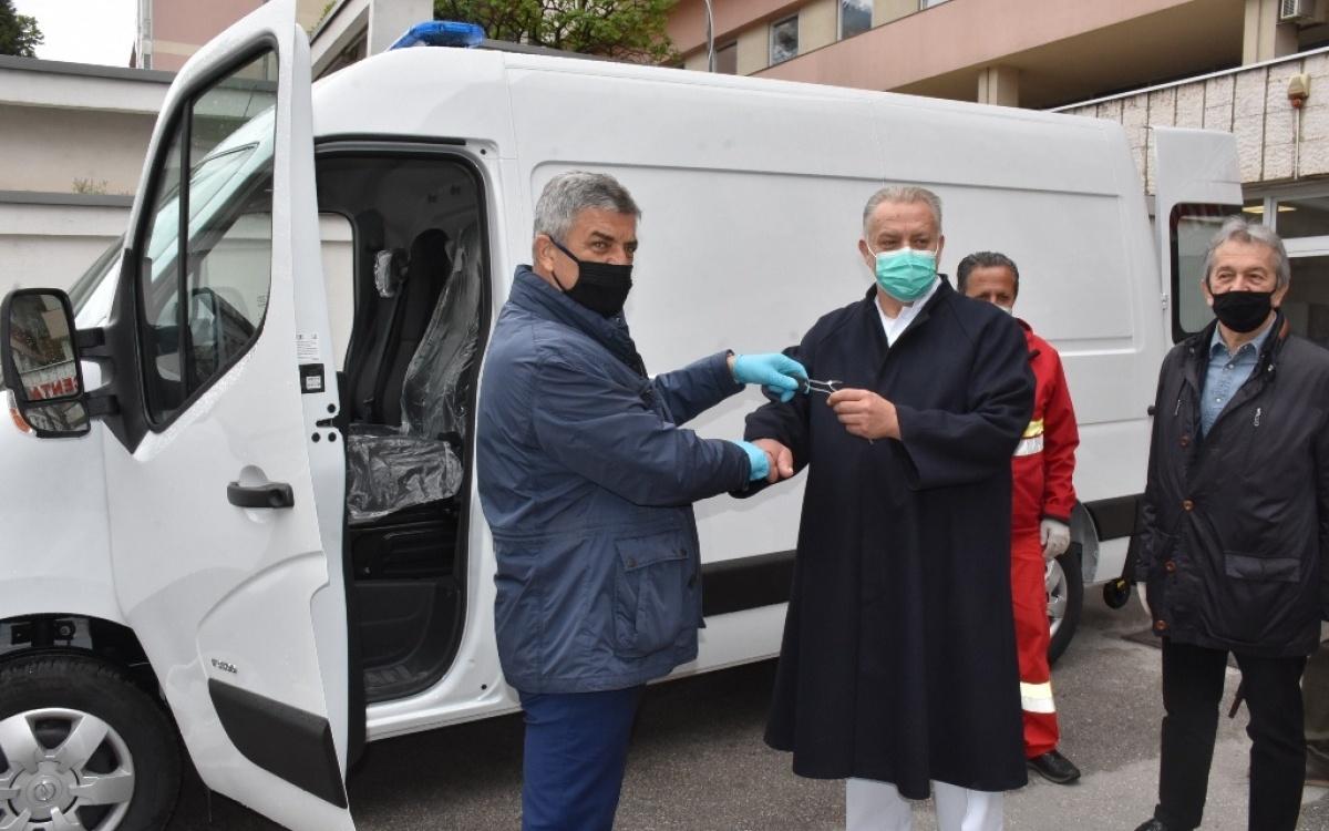 Opća bolnica dobila sanitetsko vozilo