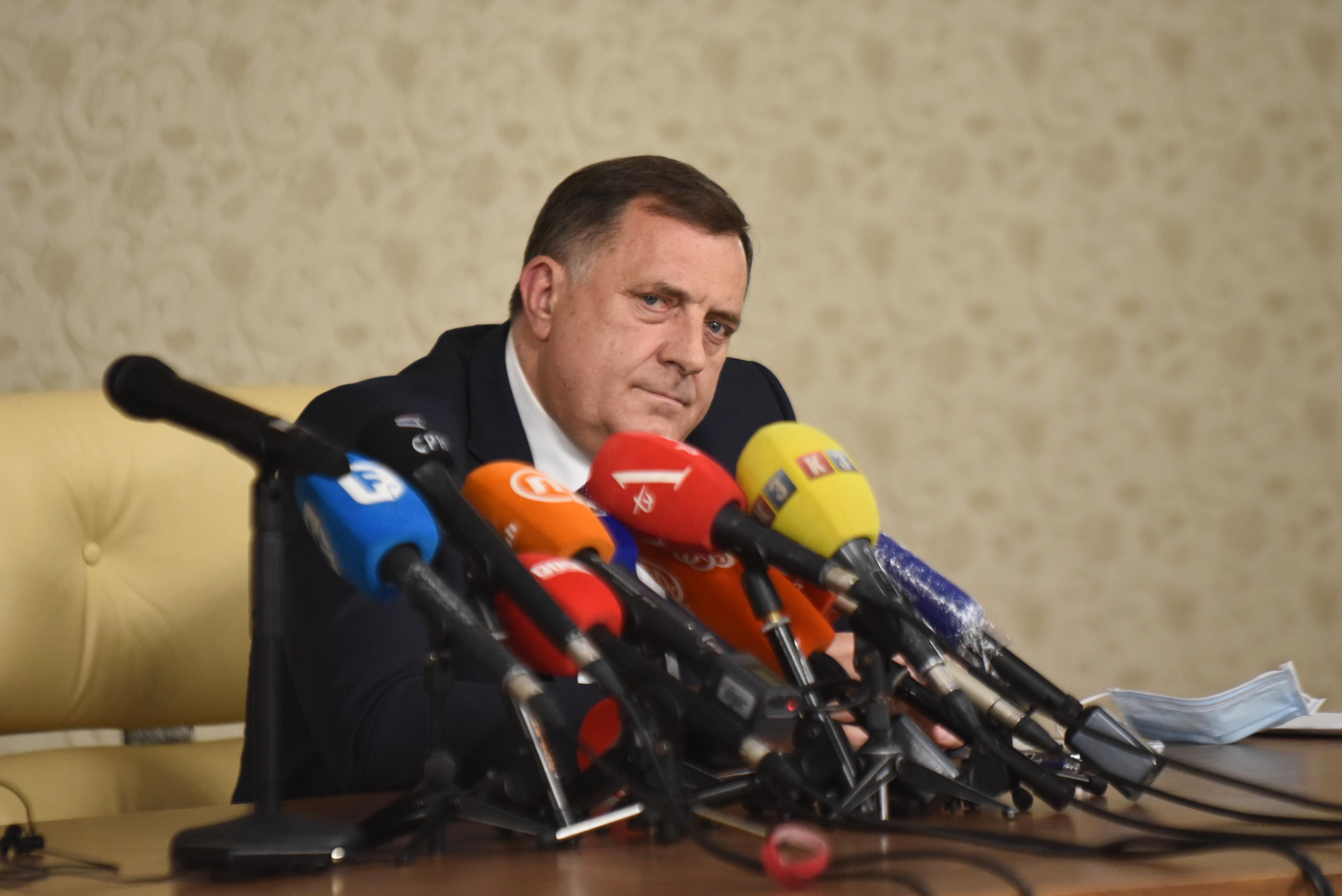Dodik: Lako bi mogli donijeti odluku da propisi BiH neće važiti u RS, nek se ne igraju s tim
