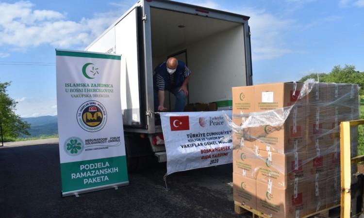 Paketi Vakufske direkcije Turske stigli u stotine bh. domova