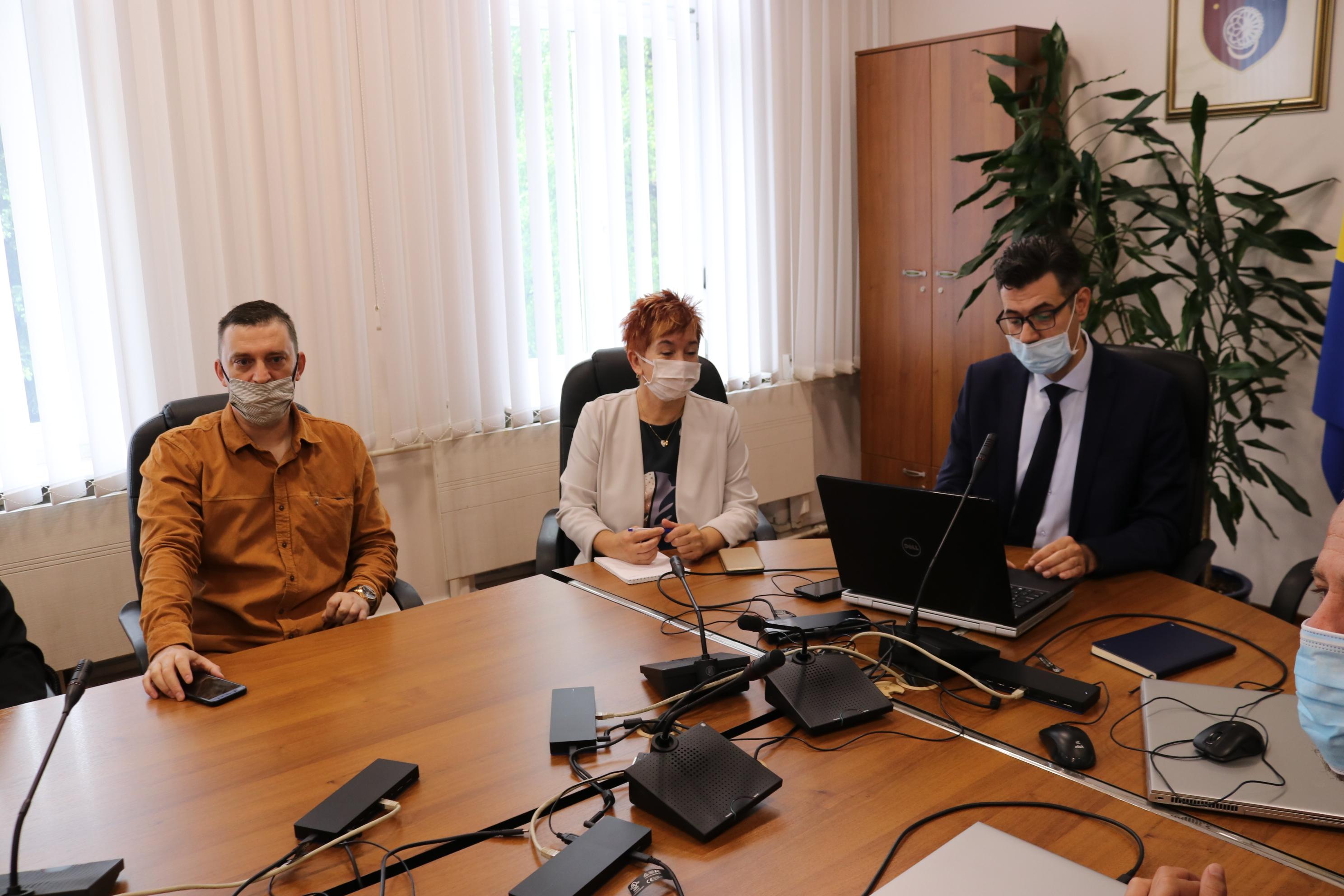 Ministar za obrazovanje, nauku i mlade Kantona Sarajevo Anis Krivić primio je danas nastavnik - Avaz