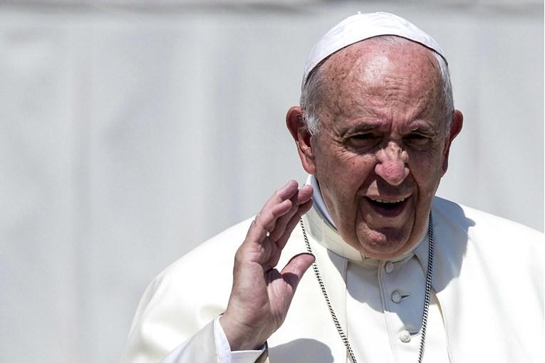 Papa Franjo: Kamp se otvara 1. jula - Avaz