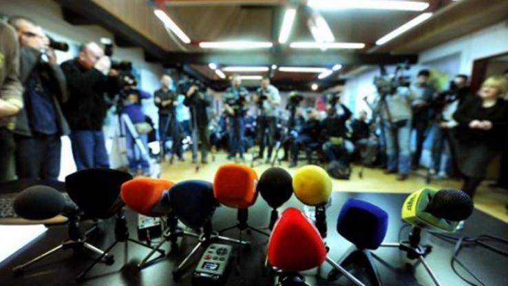 Institucije da ne dozvole političko targetiranje novinara - Avaz