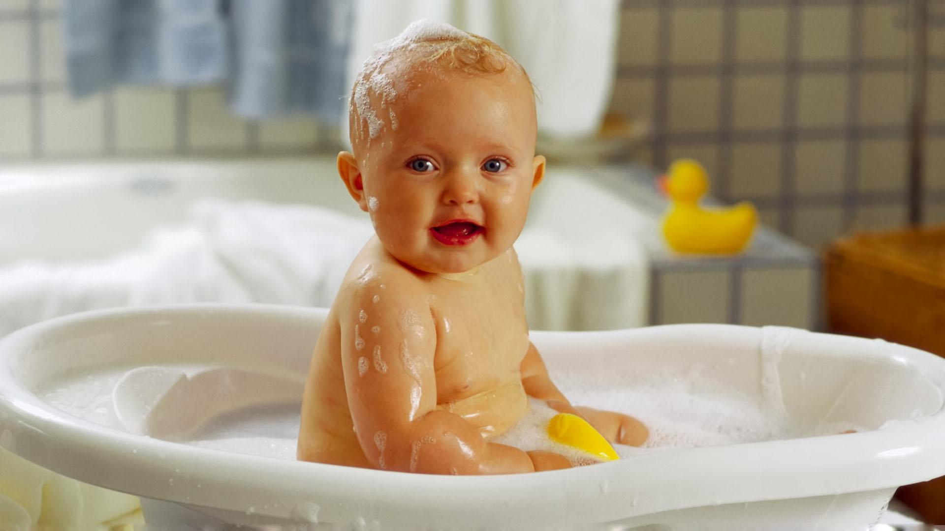 Preporučuje se kupanje mališana dva-tri puta sedmično po pet minuta