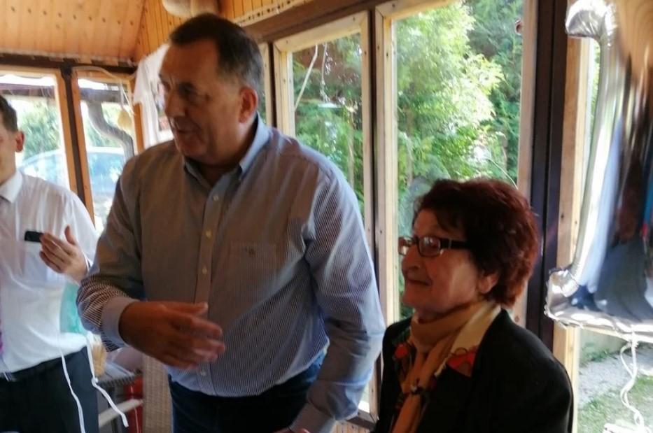 Dodik došao u restoran na proslavu - Avaz