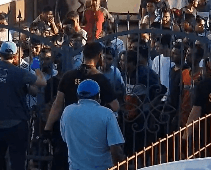 Haos u migrantskom kampu Miral: Masovna tuča, jednom migrantu se bore za život