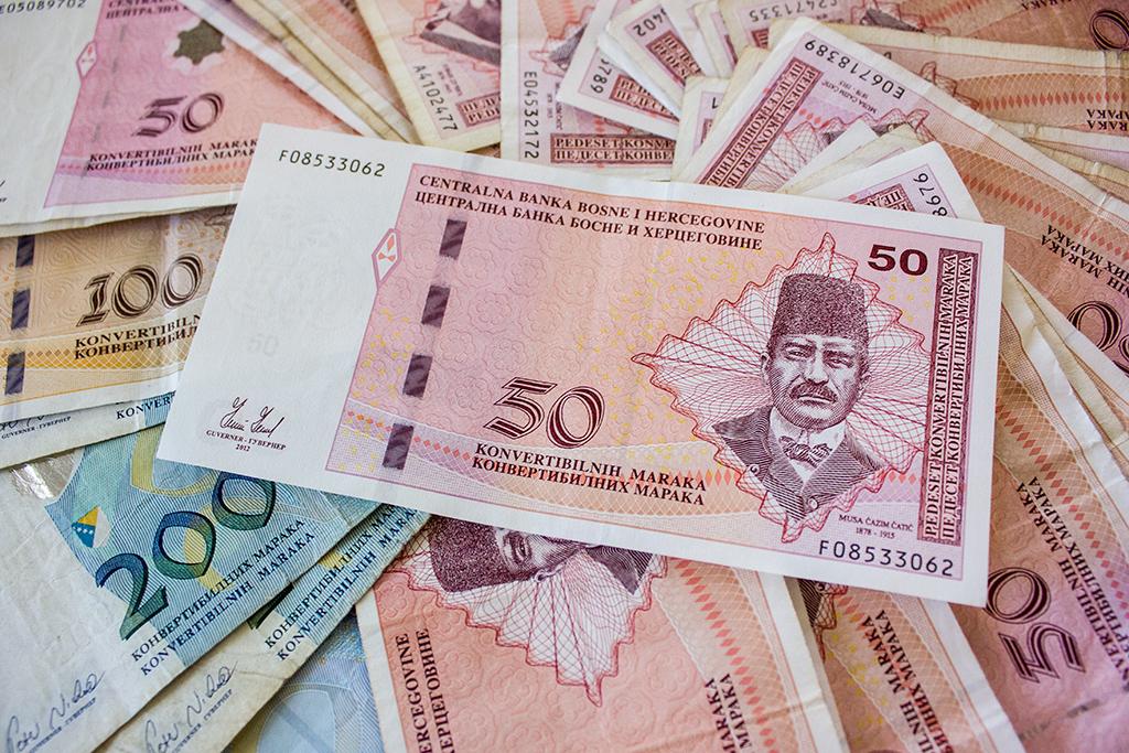 Prosječna mjesečna isplaćena bruto plaća po zaposlenom za april 2020. godine u Federaciji BiH iznosi 1.446 KM - Avaz