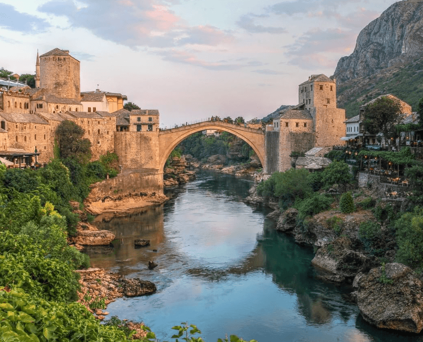 Stari most u Mostaru obnovljen je 2004. godine - Avaz