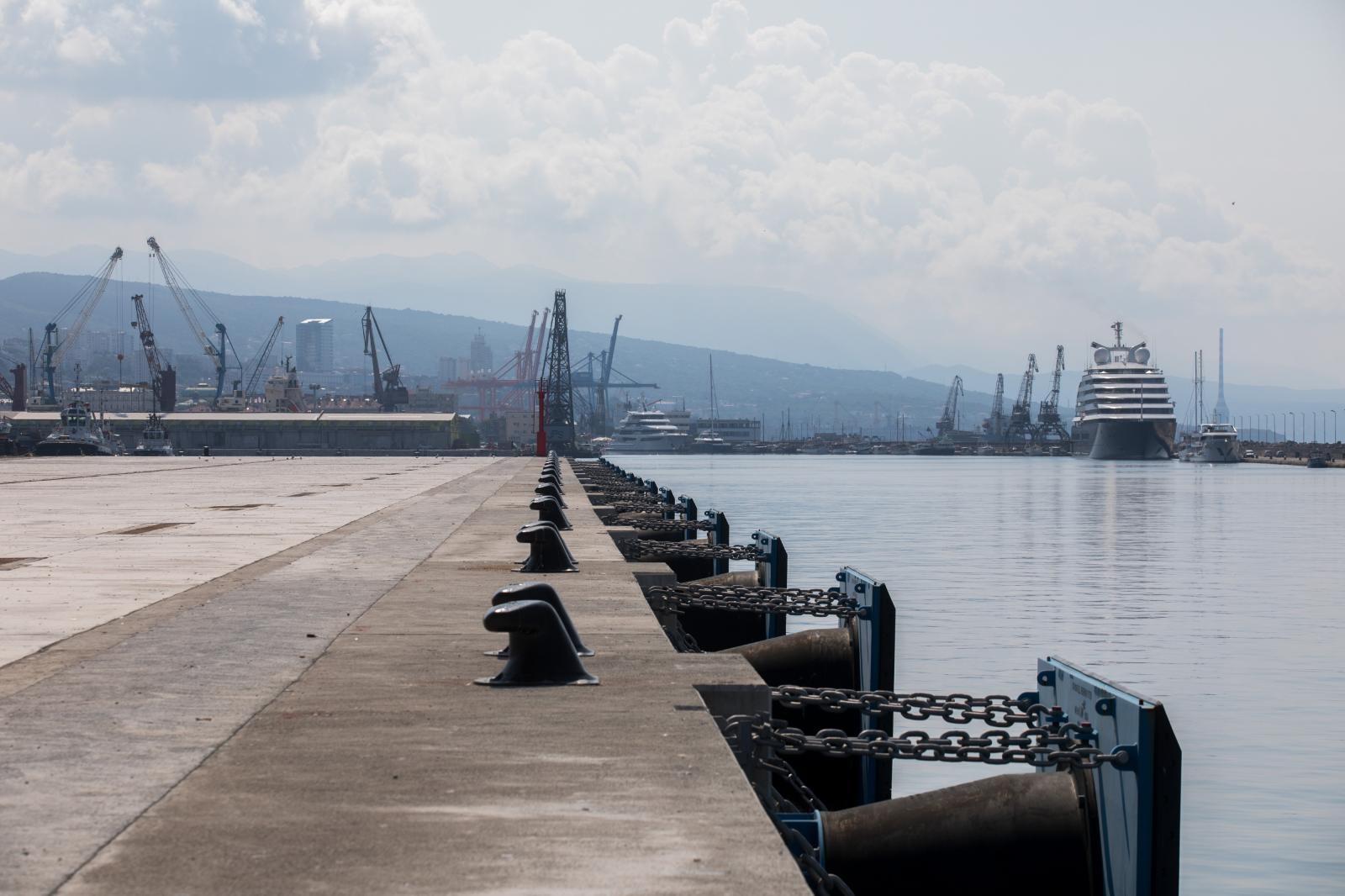 Vršit će se produbljenja morskog dna na terminalu Jadranska vrata - Avaz
