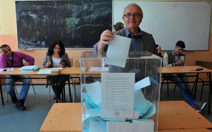 Pravo glasa na izborima ima 6.583.665 građana Srbije - Avaz