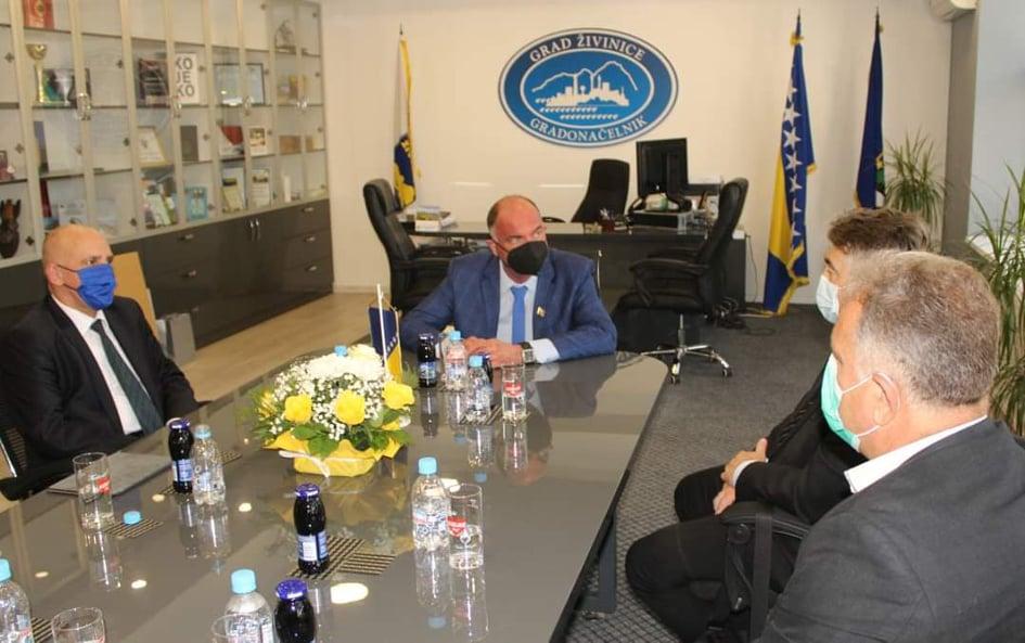 Nakon Jusića, na koronu pozitivan i gradonačelnik Živinica Samir Kamenjaković