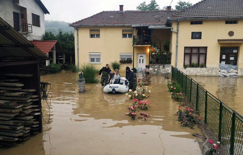 Evakuirana 71 osobu na teritoriji opština Krupanj, Ljubovija, Kosjerić i Lučani - Avaz
