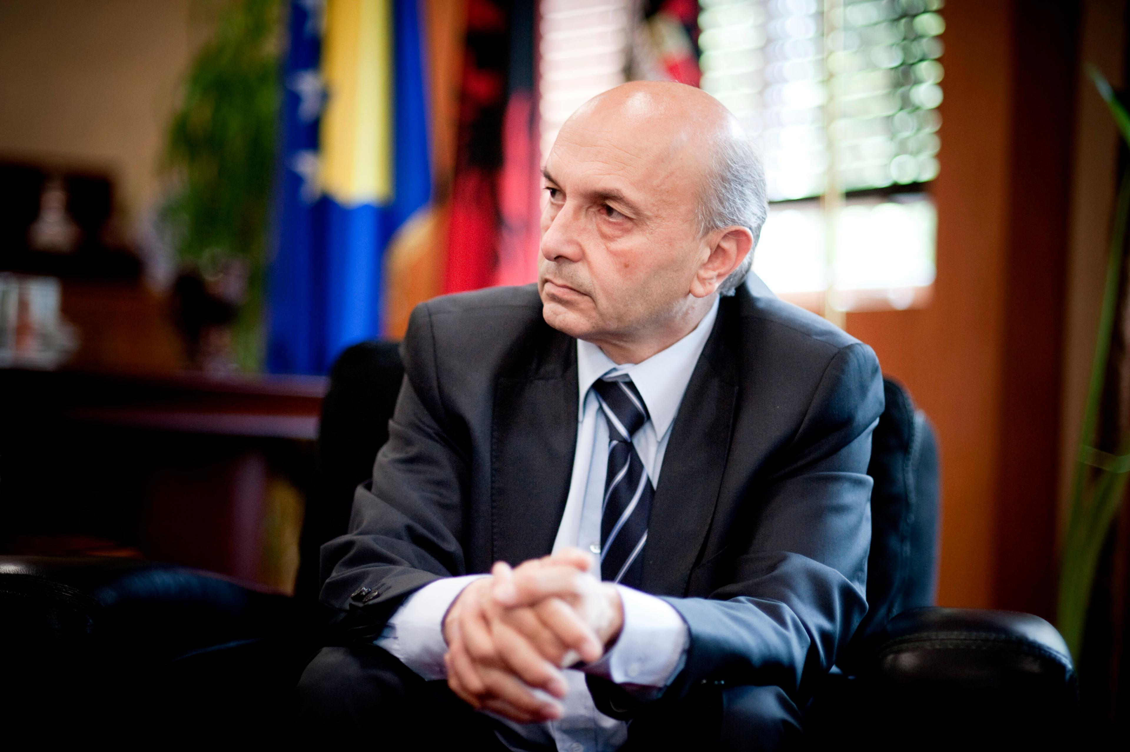 Isa Mustafa: Kosovska delegacija se razdvojila u avionu na putu za Vašington