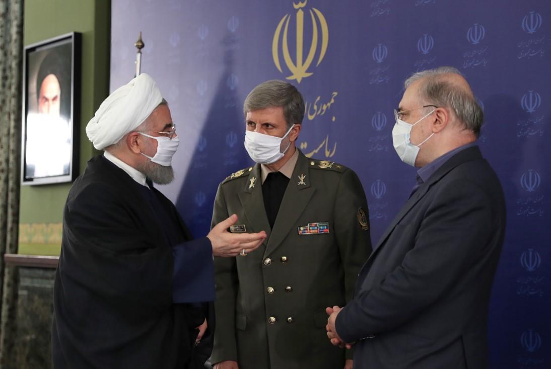 Rohani (lijevo) sa ministrom odbrane Amirom Hatamijem i ministrom zdravstva Saedom Namakijem - Avaz