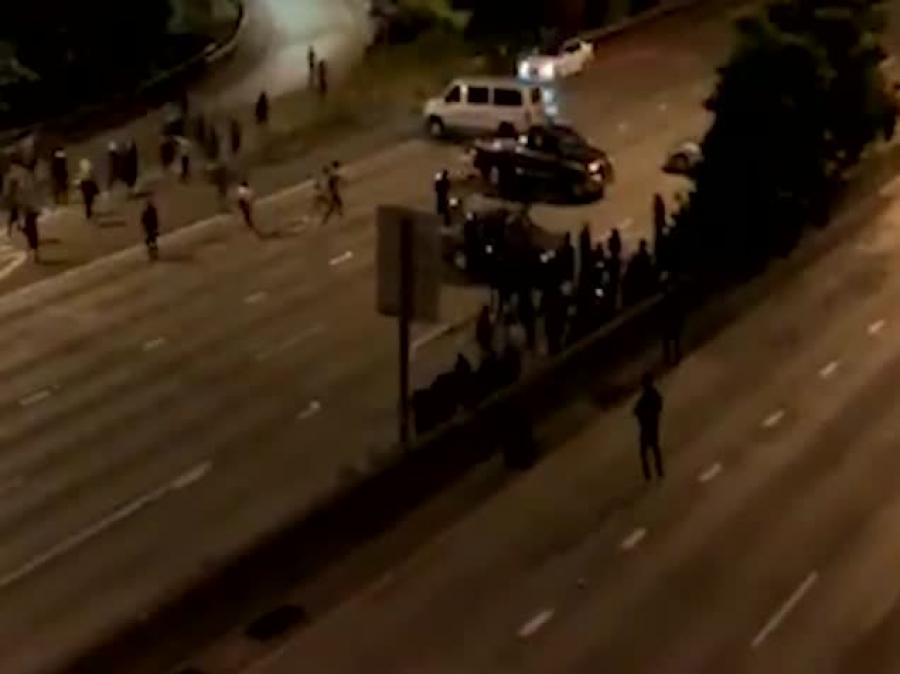 Strašan snimak iz Amerike: Vozač se automobilom zabio u demonstrante