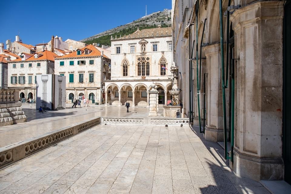 Puste ulice Dubrovnika - Avaz